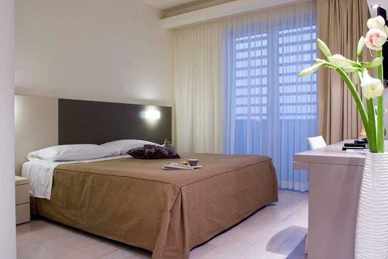 Hotel Cube 4*